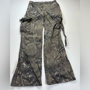 Disclosure Camouflage Cargo Pants with Side Pockets